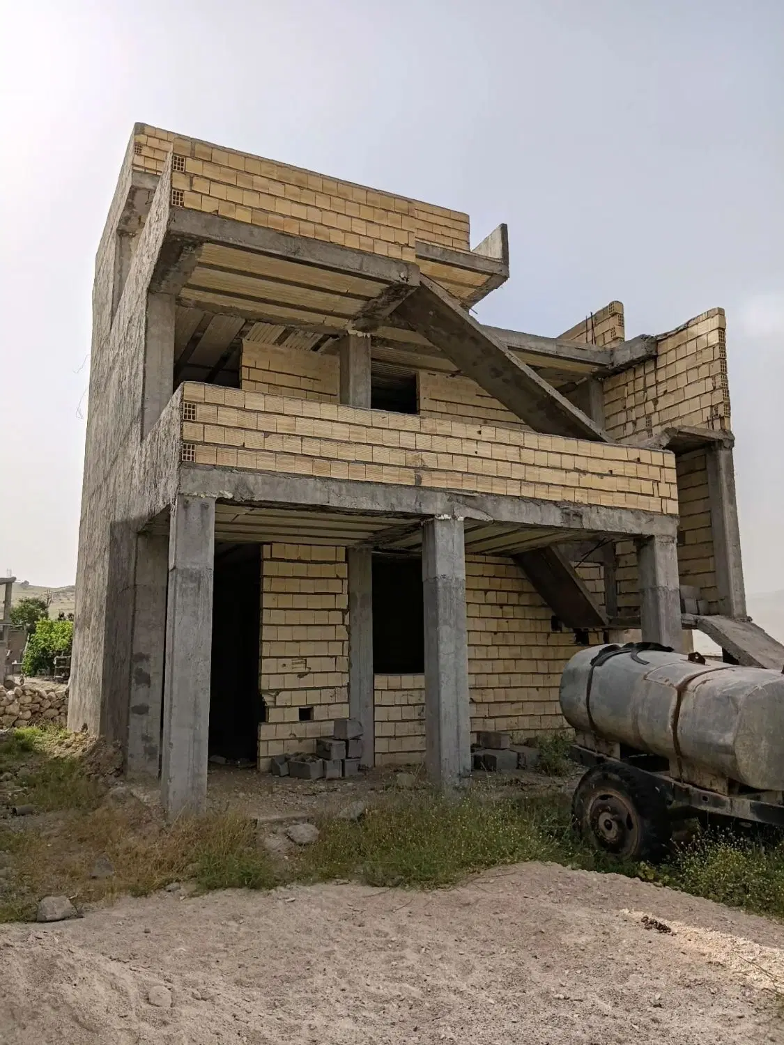 خانه سه طبقه