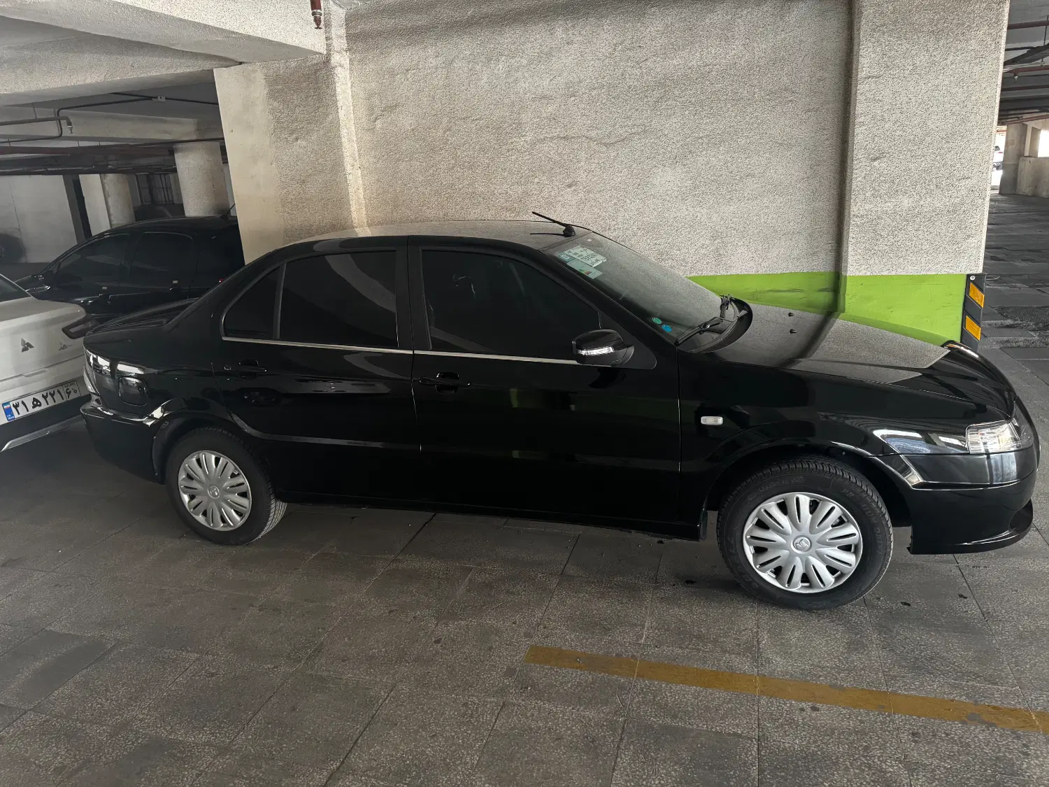 پارکینگ خودرو مسقف