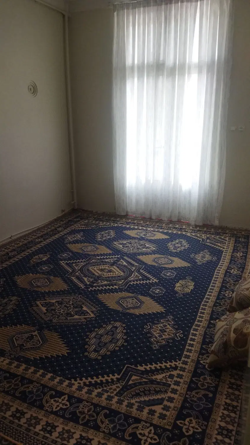 یک اتاق دوازده متری