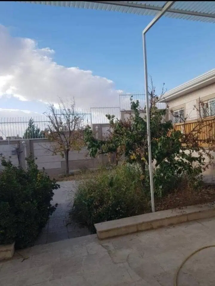 باغ ویلایی  ۵۵۰ متری ۳ خواب استخر دار