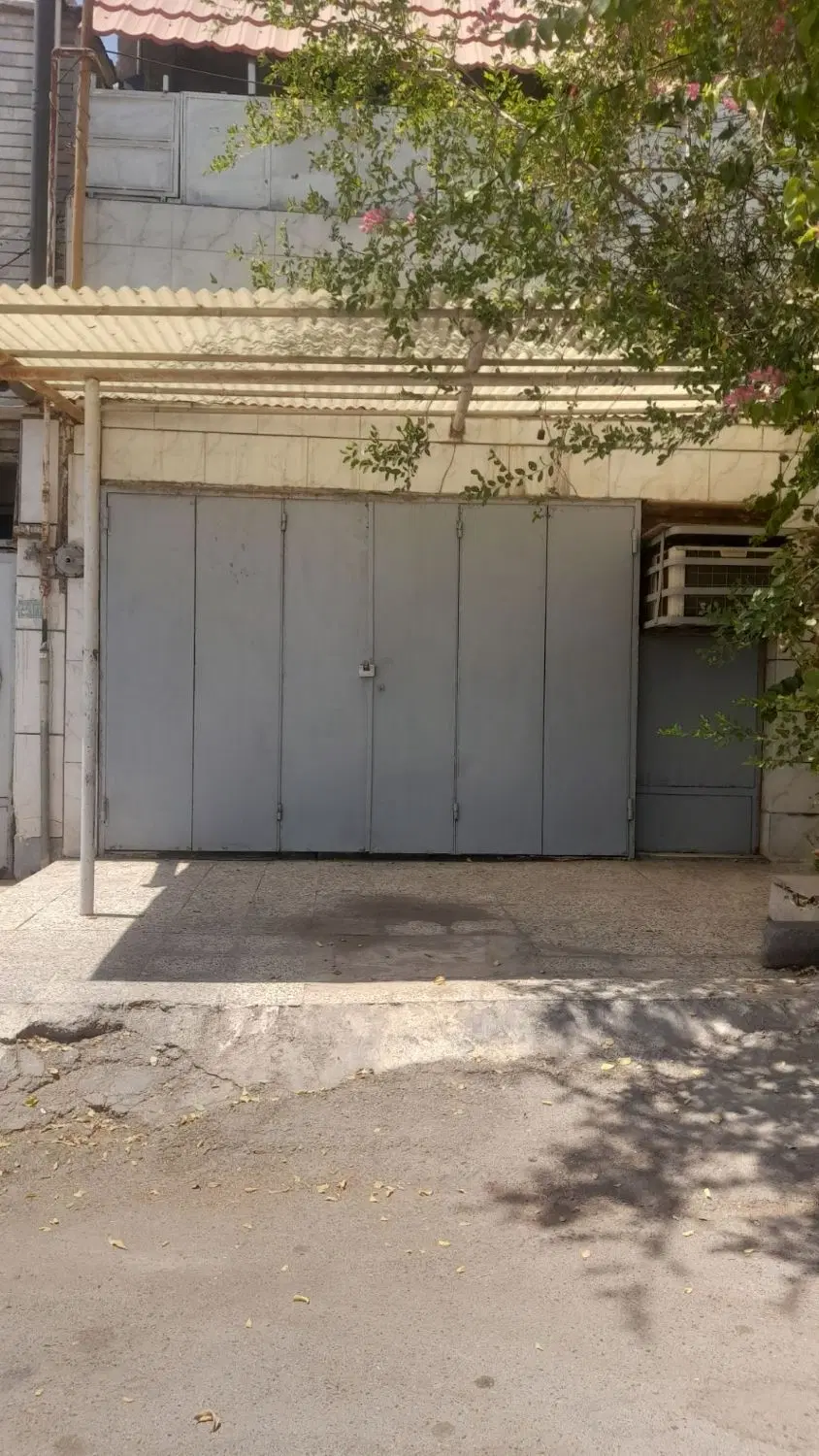 رهن مغازه ۳۵ متری با قفسه بندی کامل