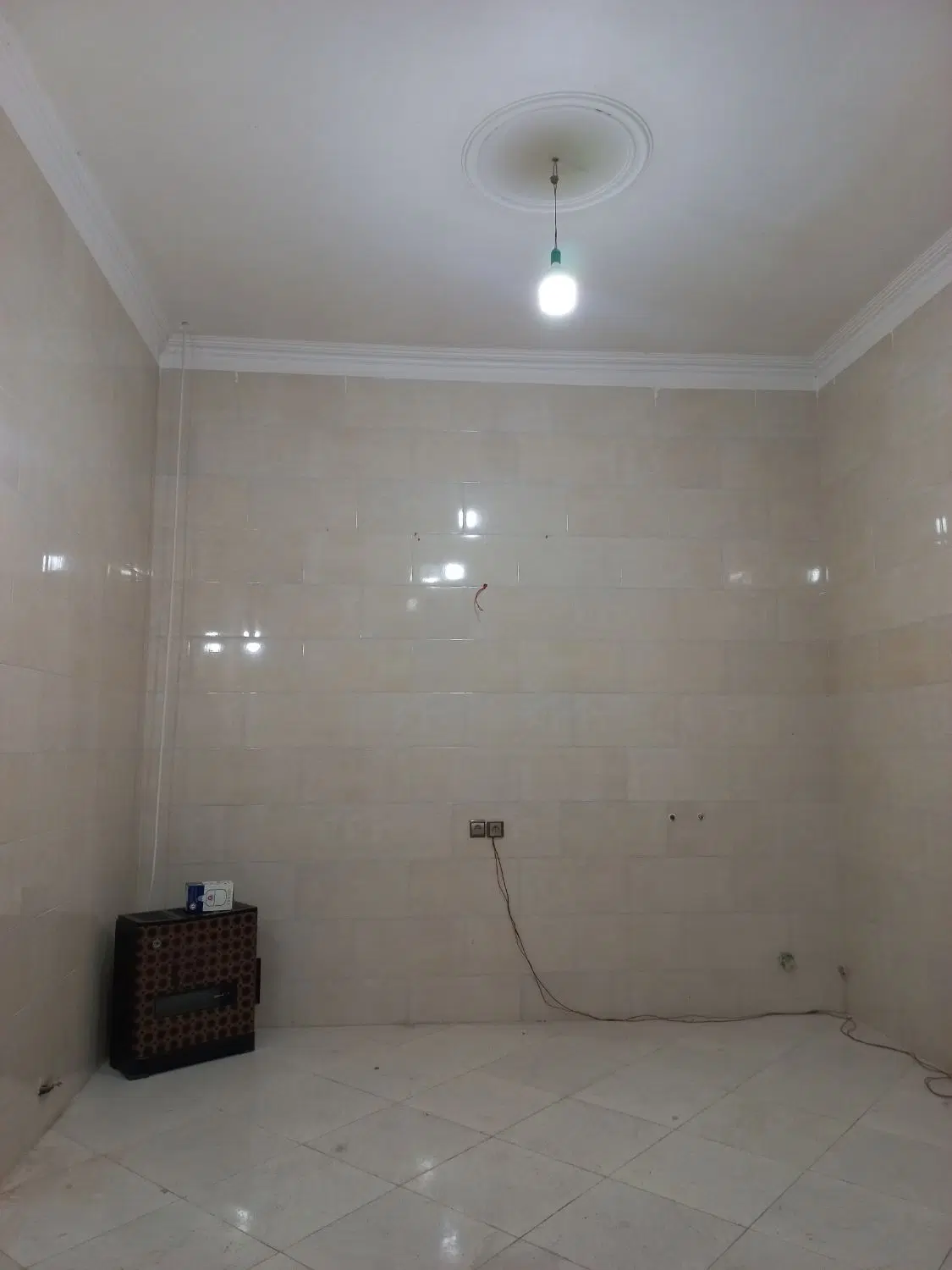 اجاره مغازه ۲۵ متری با ارتفاع