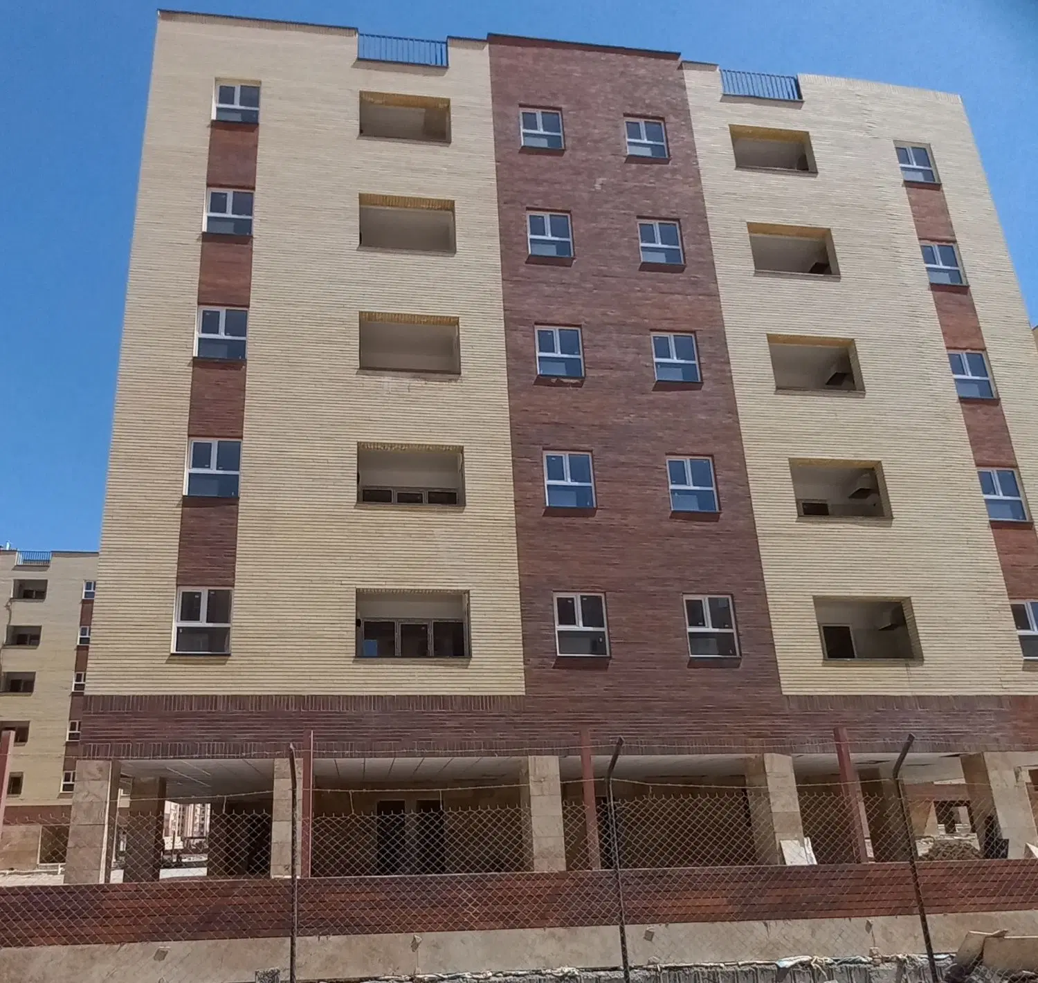 آپارتمان شهید رئیسی