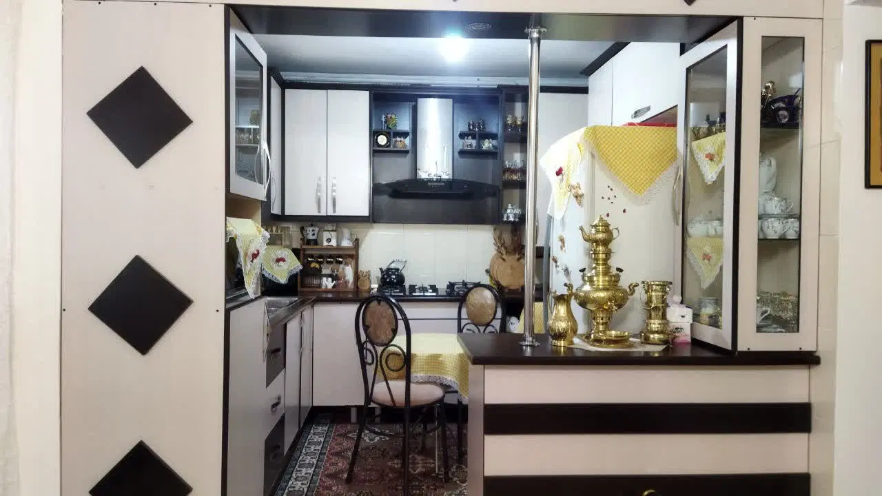 آپارتمان زمرد۴