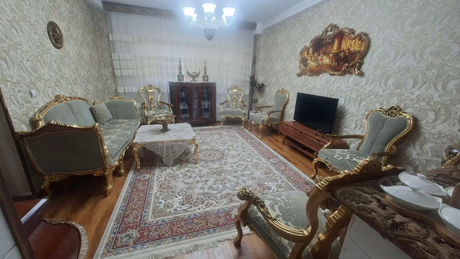 واحد در کوی جماران