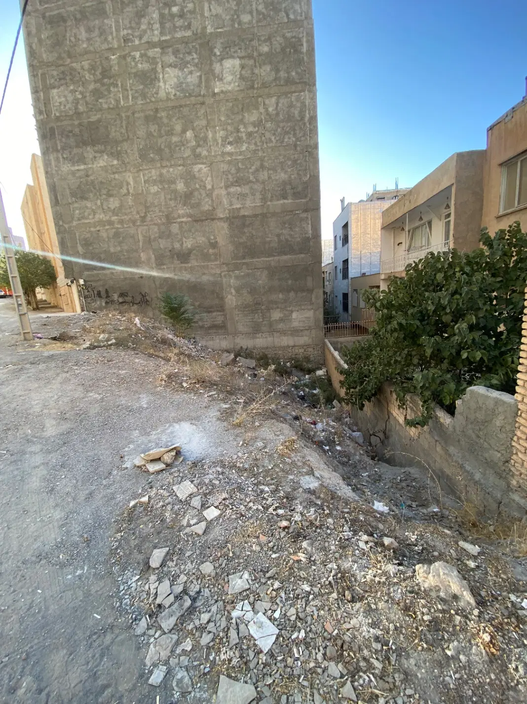 زمین زیباشهر روبروی ورودی مجتمع هفت آسمان