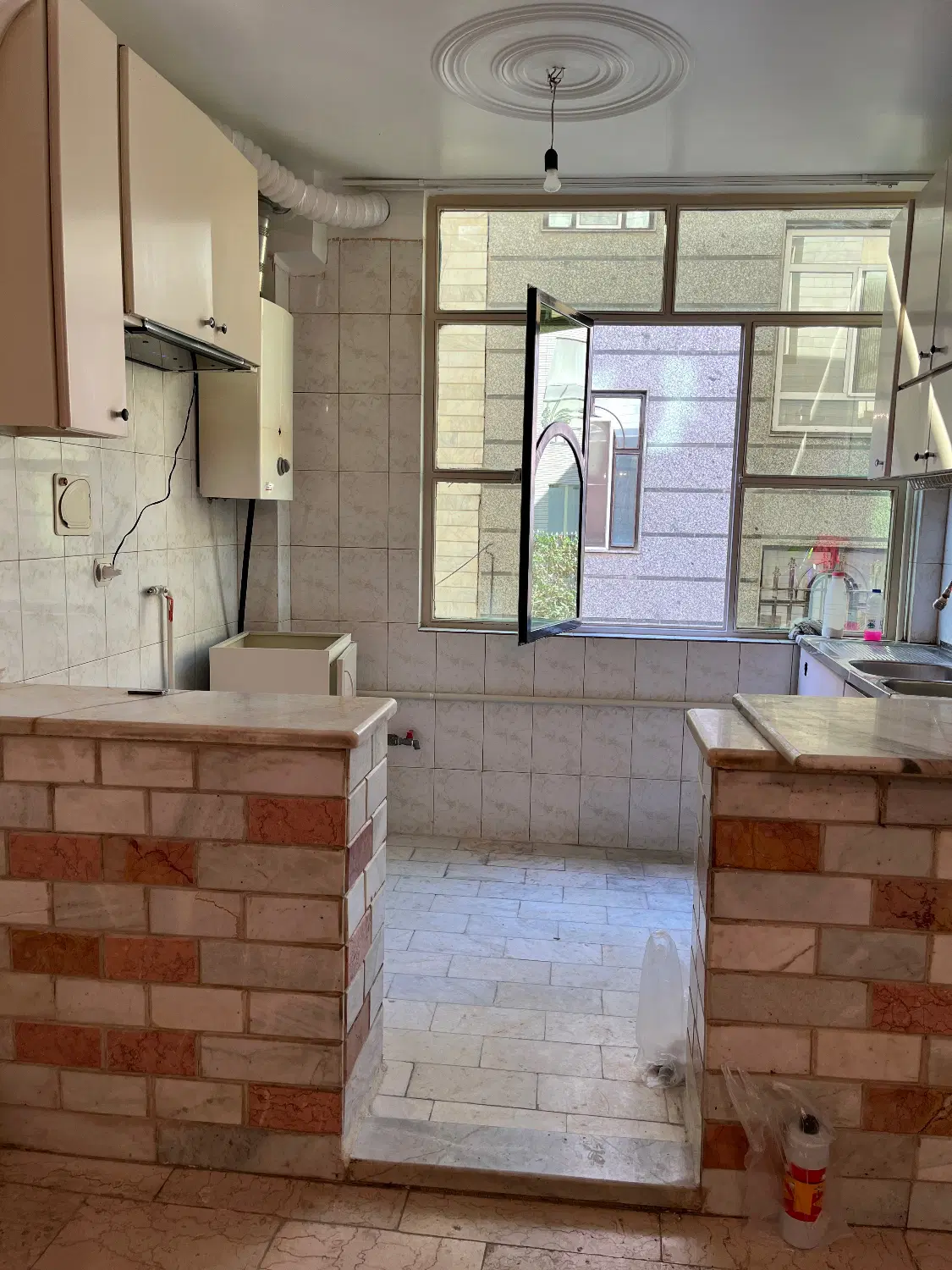 آپارتمان خیابان هفده شهریور