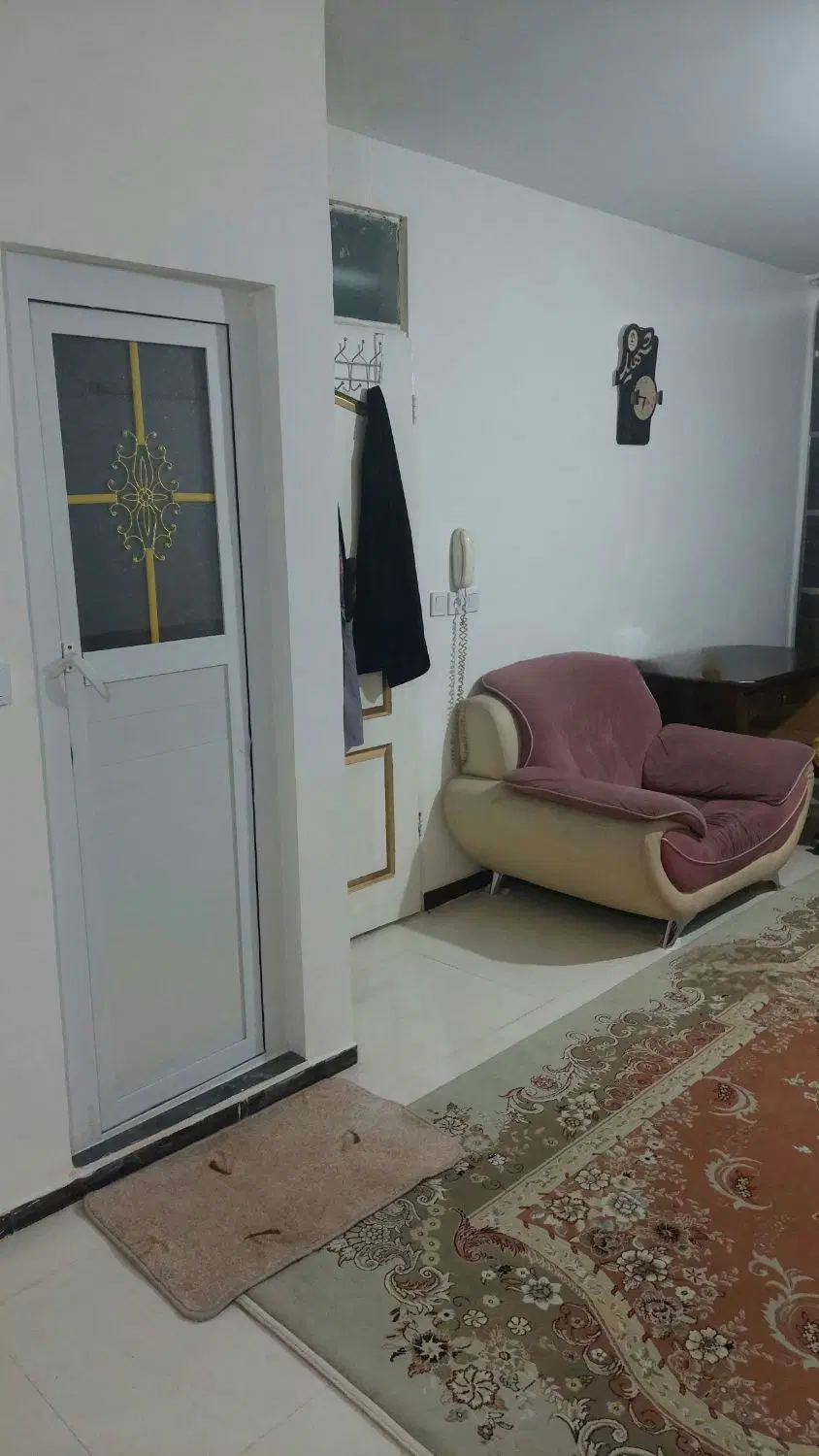 ۵۰ متری همکف شیک و تمیز