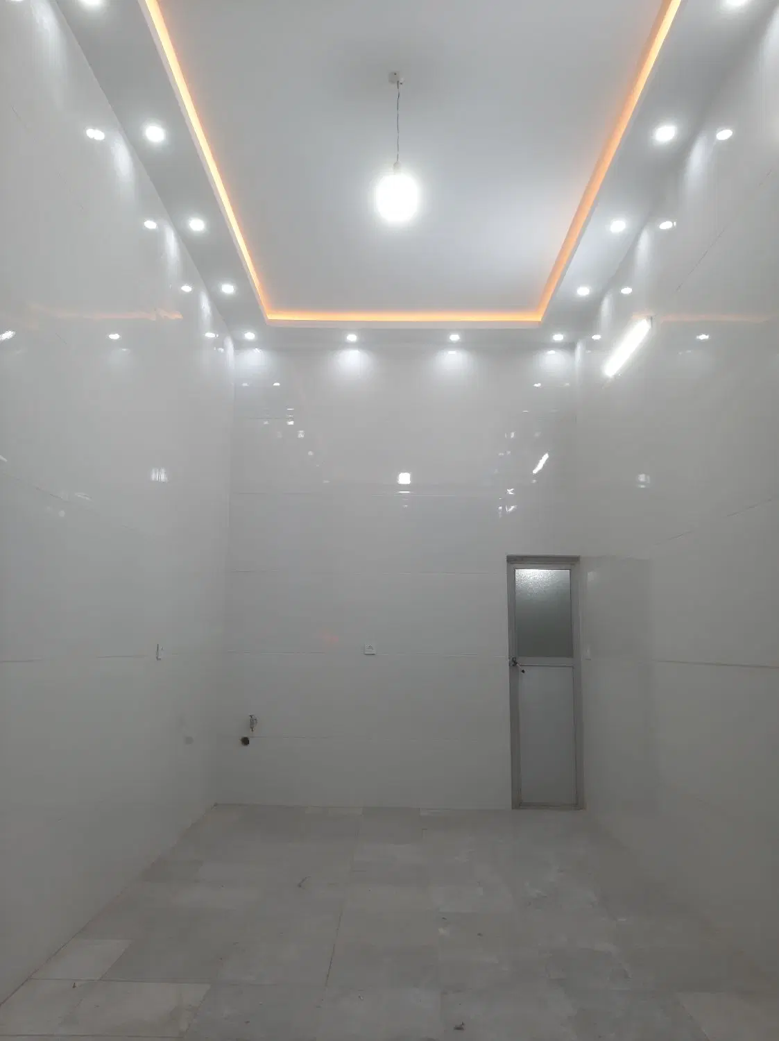 ۲۰متر مغازه با سرویس بهداشتی حاشیه طبرسی شمالی