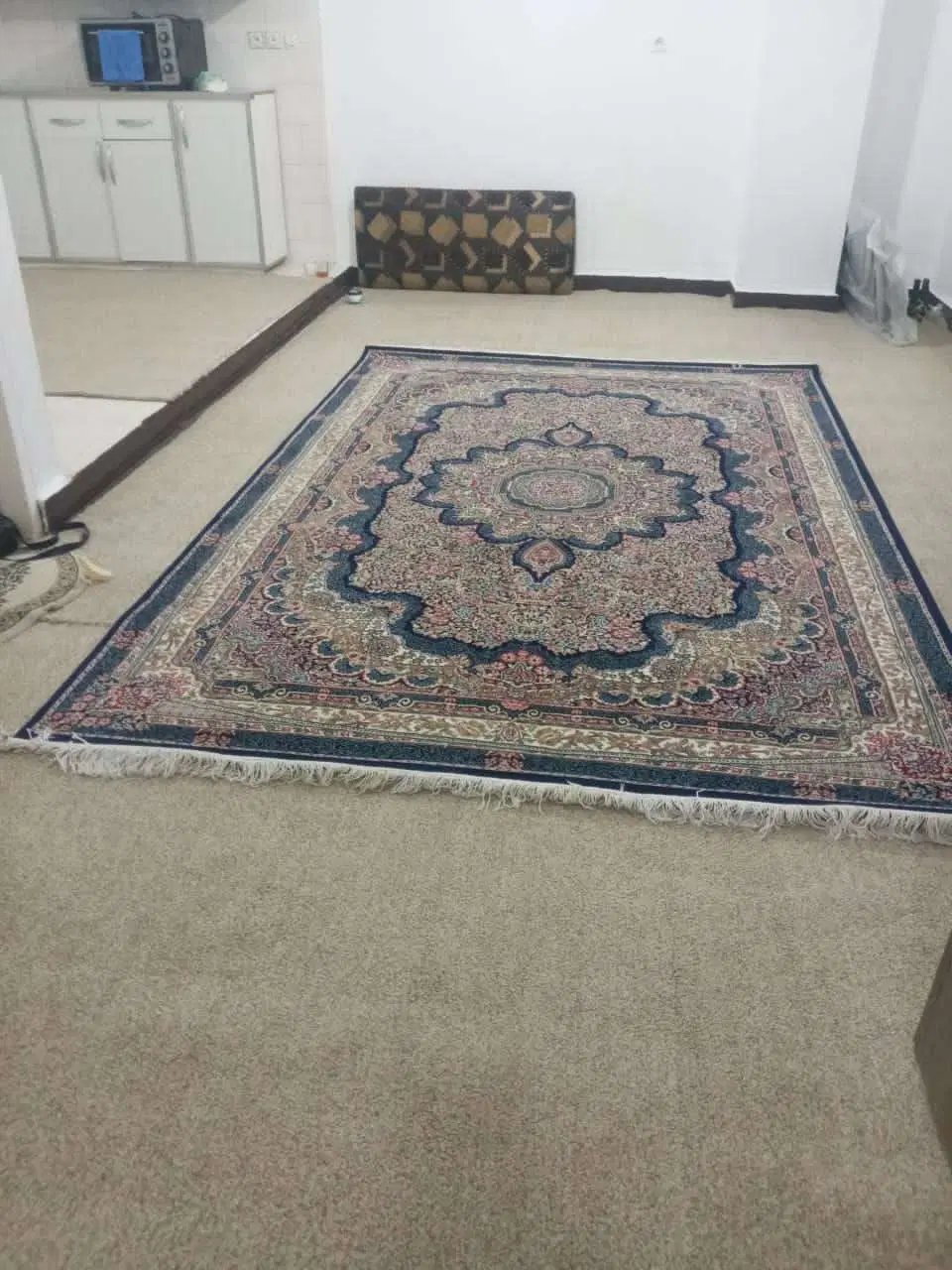 واحد با امکانات کامل