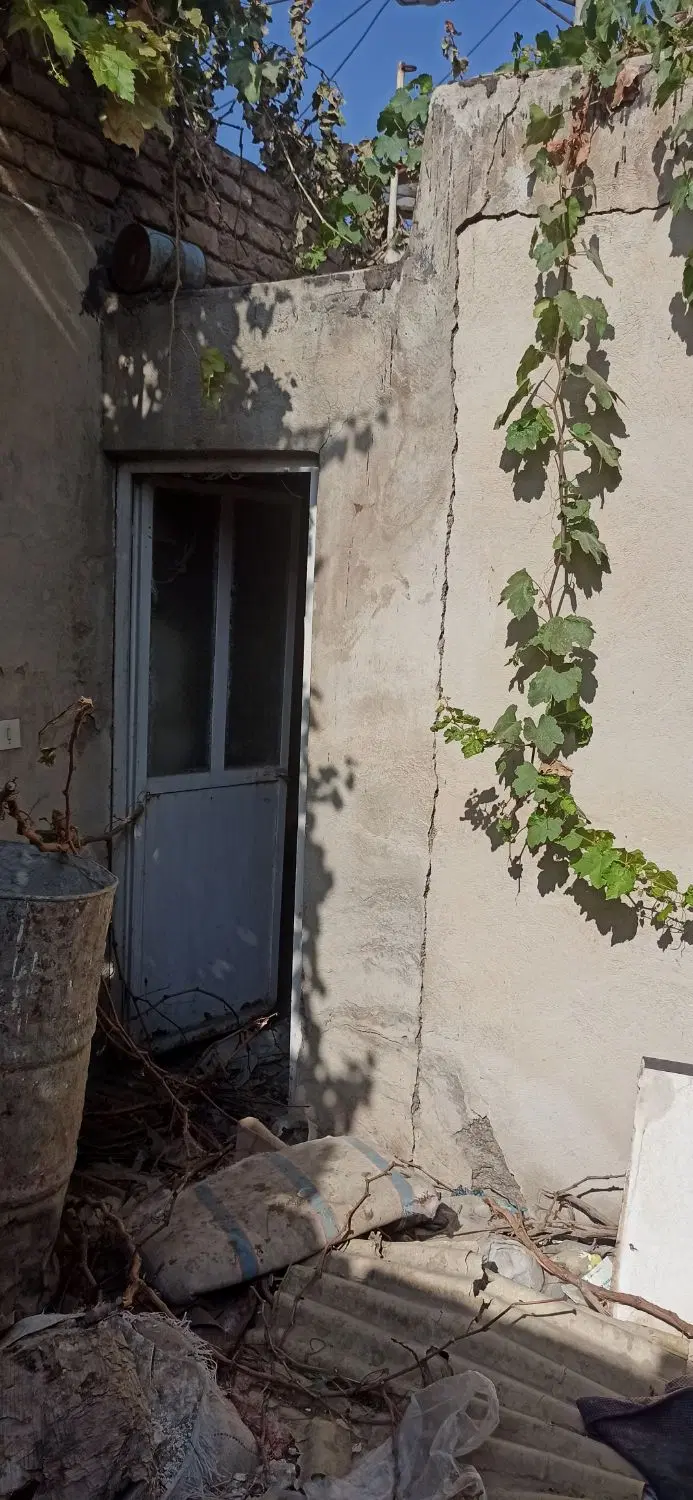 ساختمان کلنگی