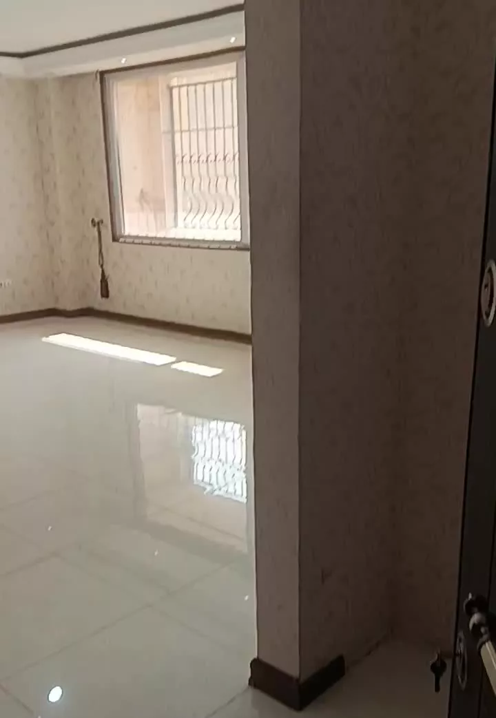 فروش منزل ویلایی سه خوابه درب ساختمان فاز۱ صدرا