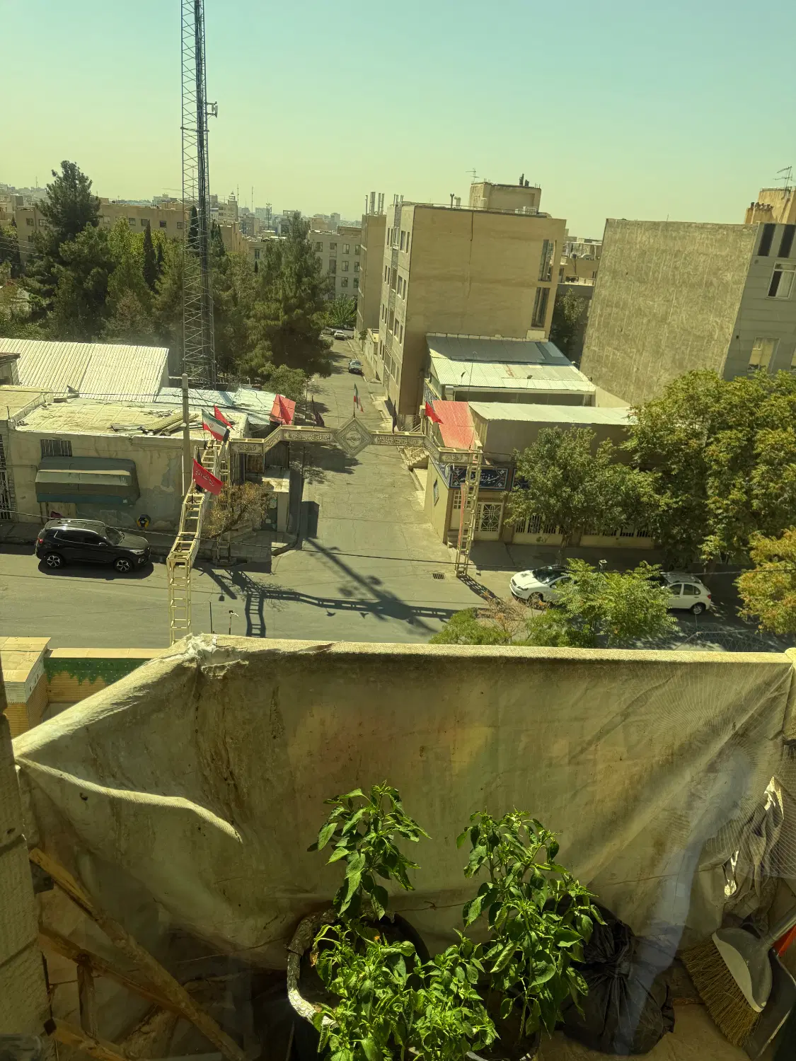 آپارتمان خونه مسکونی غرق نور و پارکینگ