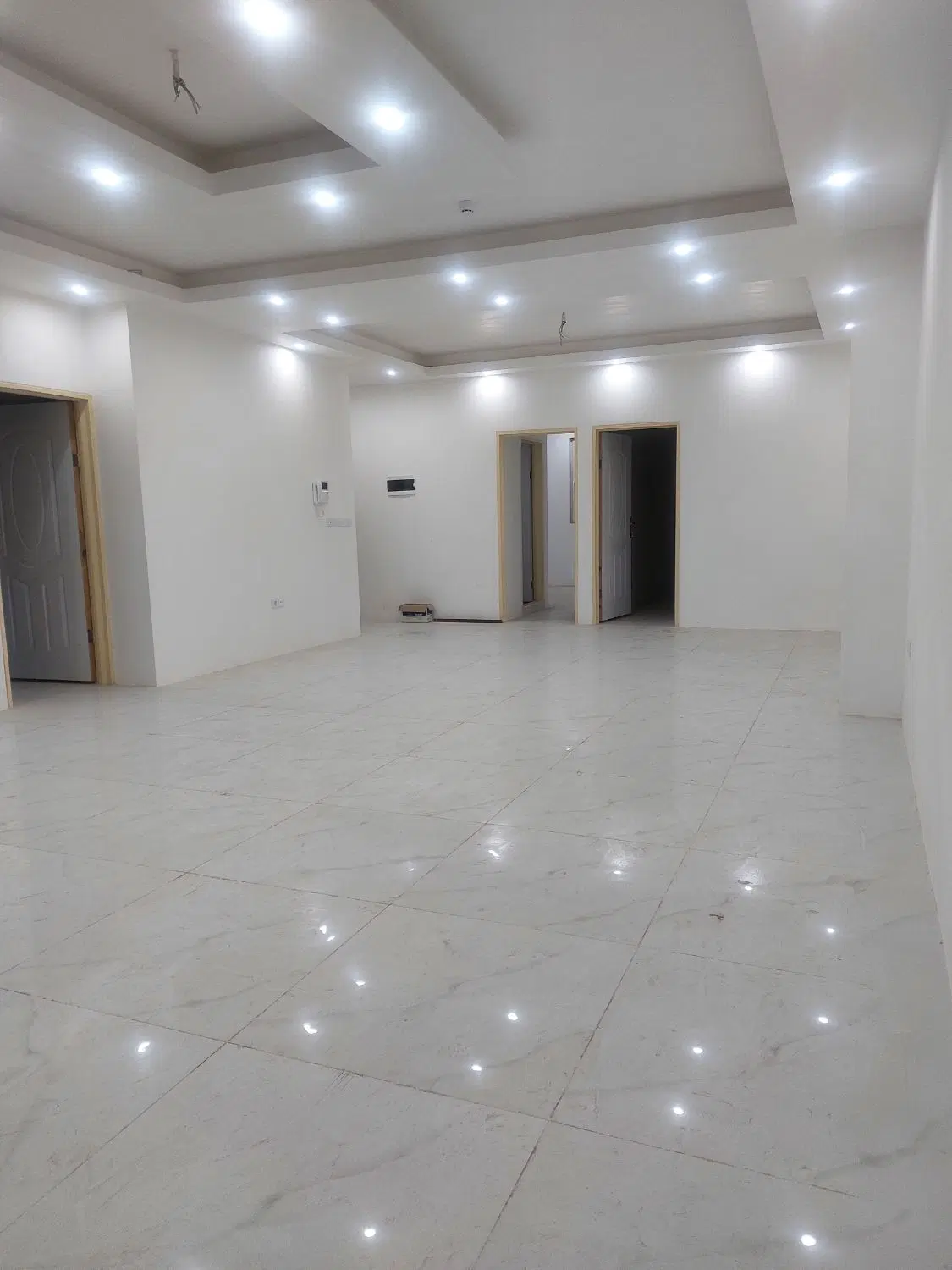 ۹۷متری سنددار  بنیاد شاهین ویلا ۲۲بهمن