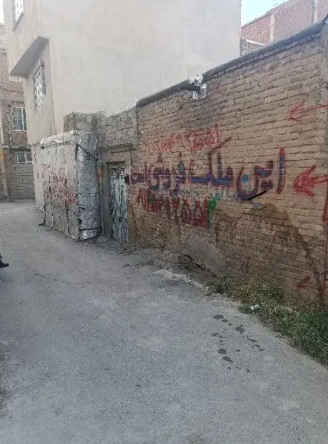 مسکونی 94 متر کلنگی خیابان دانشگاه