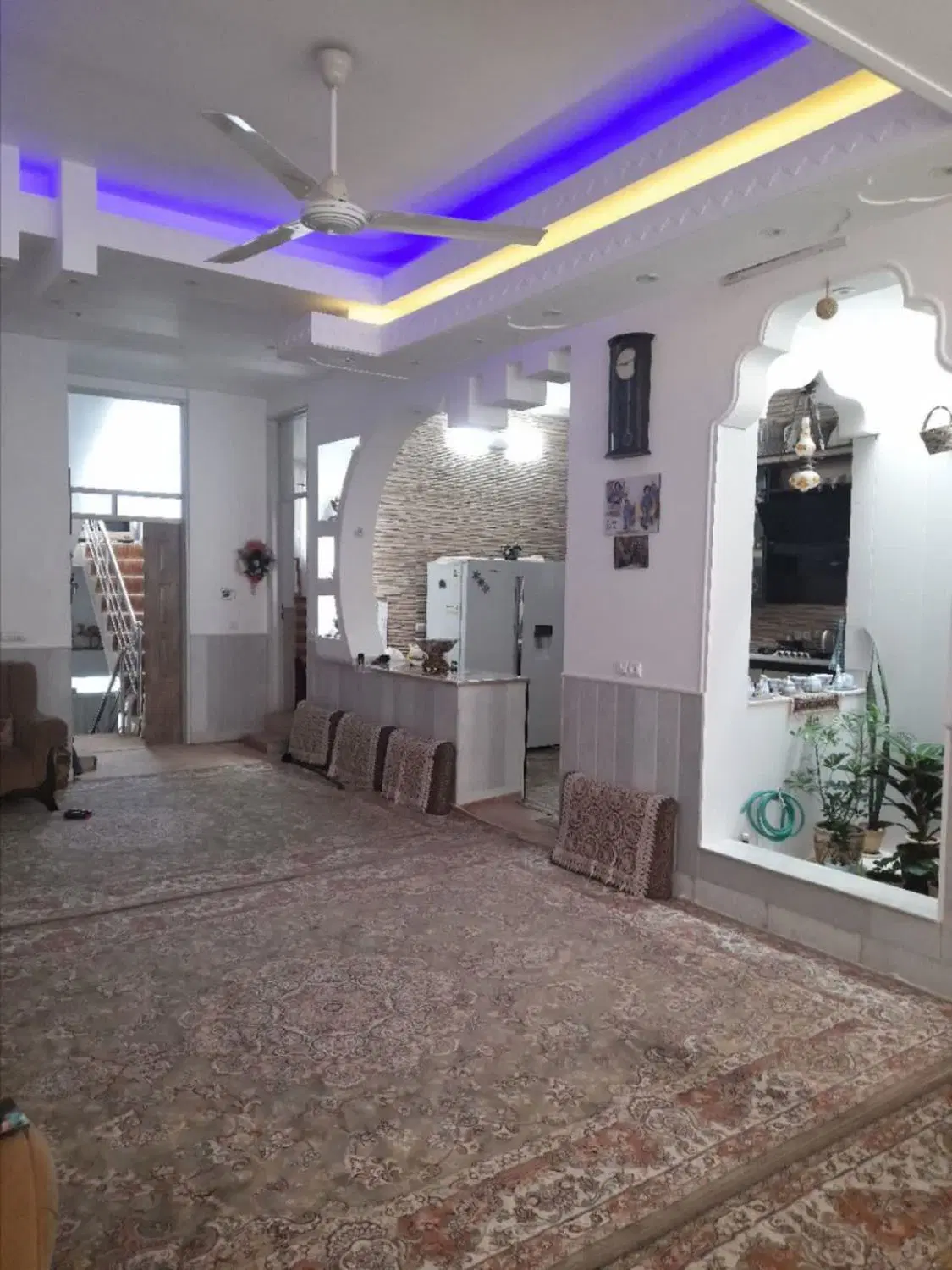 خانه دوطبقه پیلوت دوطرف کوچه74 جنوبی وغربی