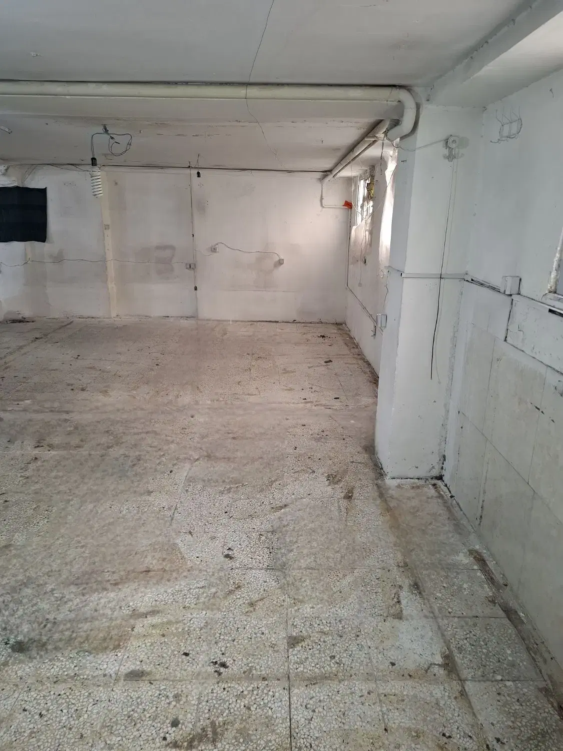 اجاره کارگاه ۲۵۰ متری خیاطی