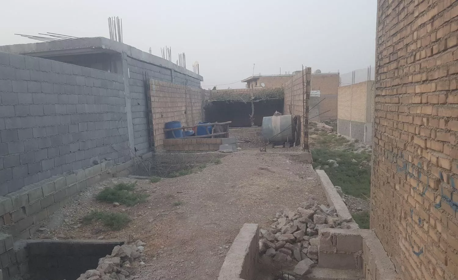 فروش خانه نیمه کاره۱۳۰متری