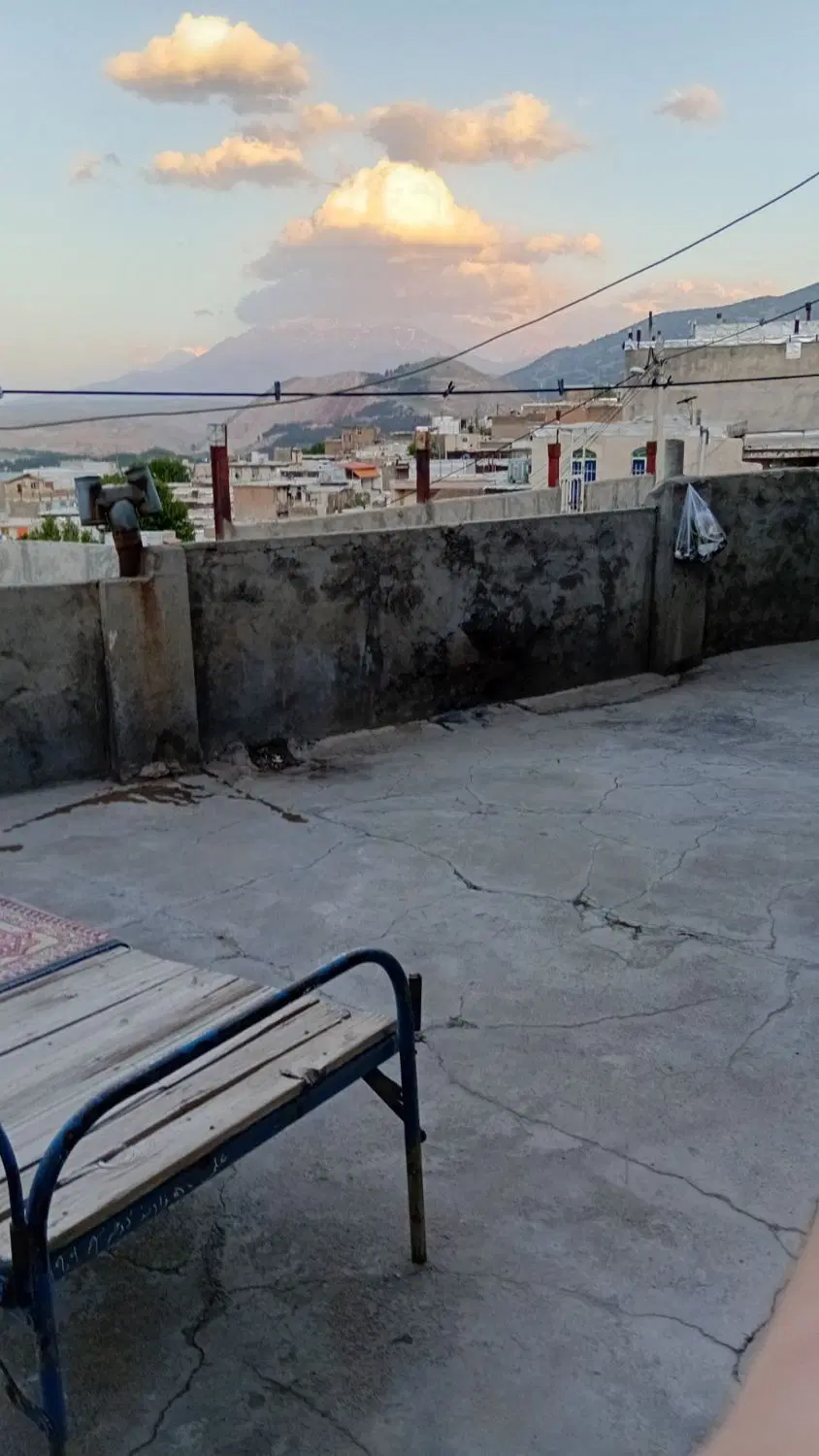 خانه 130متری دوخوابه بزرگ درمحله حسین ابادجهاددهم