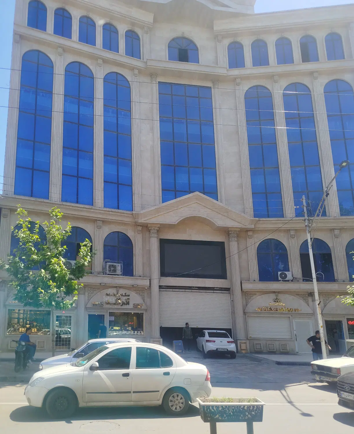 فروش تجاری پاساژ طلا در دومترمانده میدان مرکزی