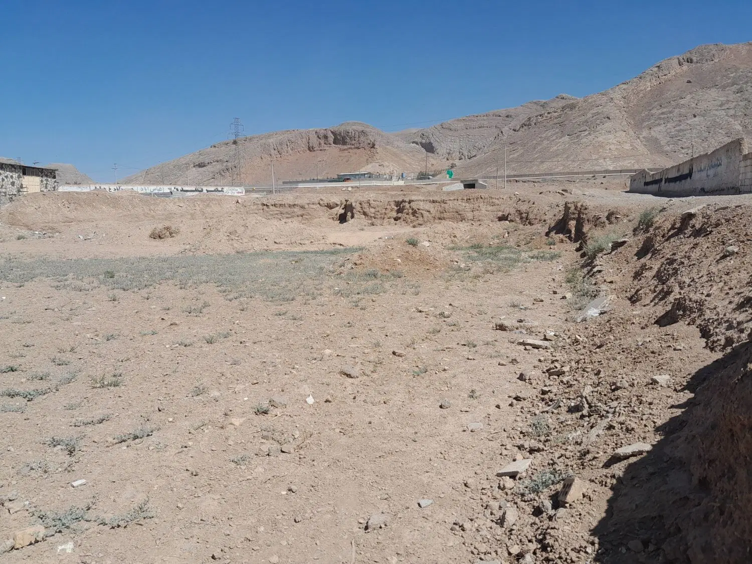 زمین مناسب اسطبل یا سوله