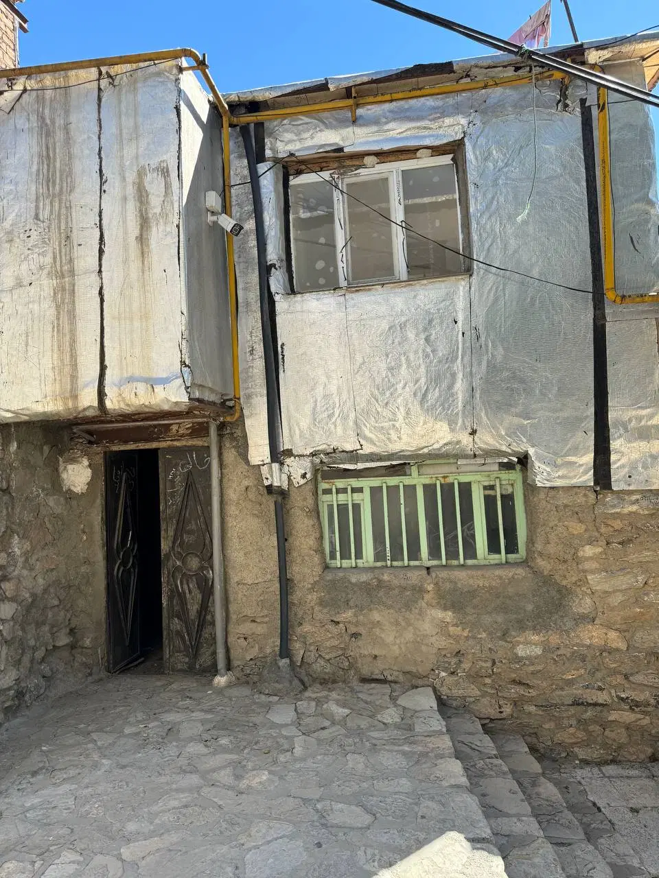 خانه کلنگی ۲ طبقه ۱۲۴ متری سند تک برگ