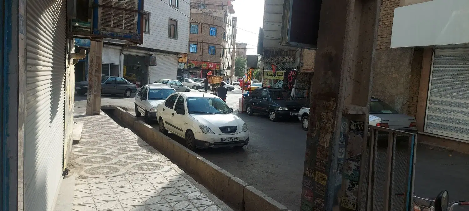 مغازه ۱۷ متری اجاره داده میشود