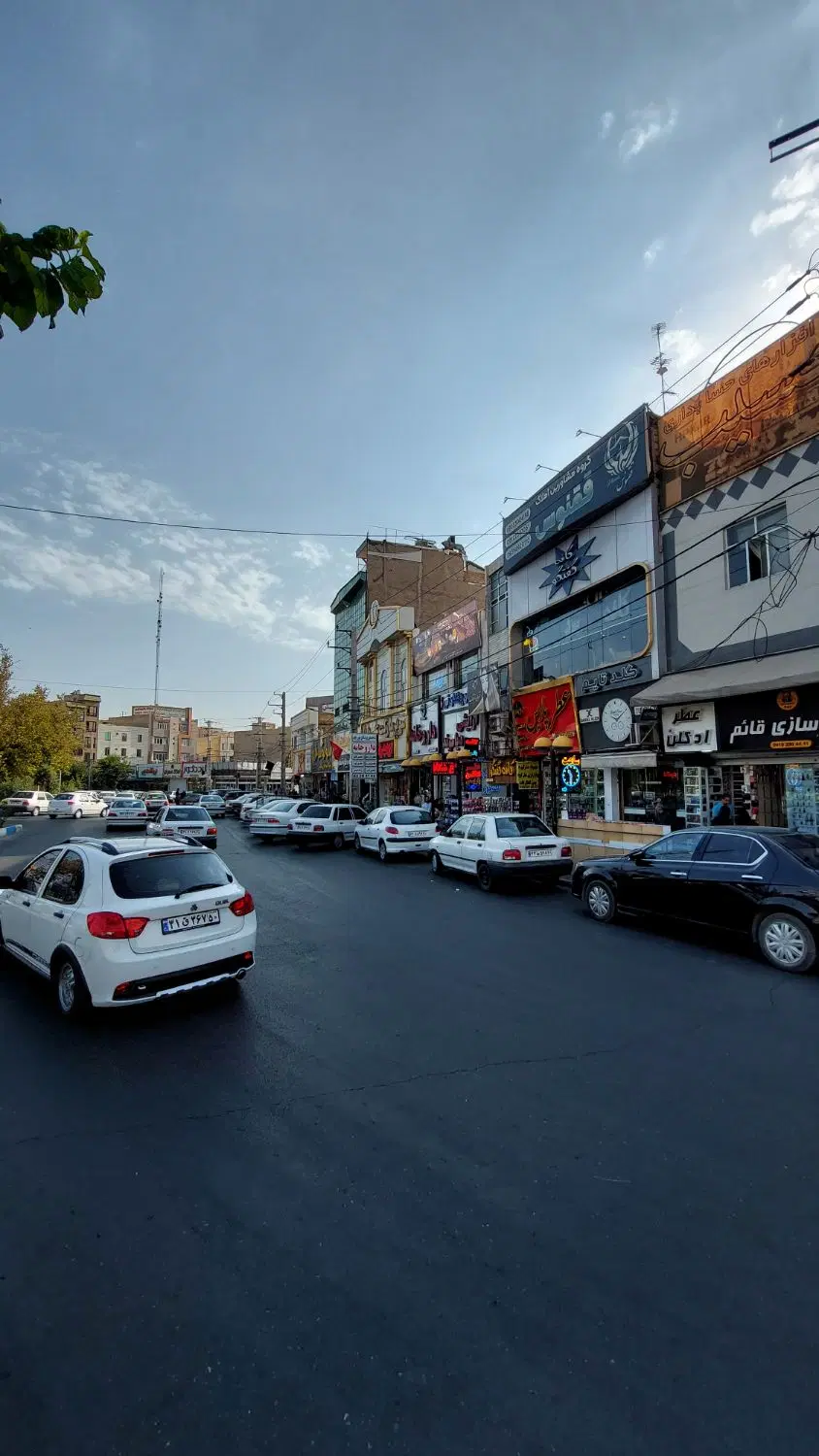 اجاره ۱۳۰ م بلوار طالقانی شیک تمیز بالکن