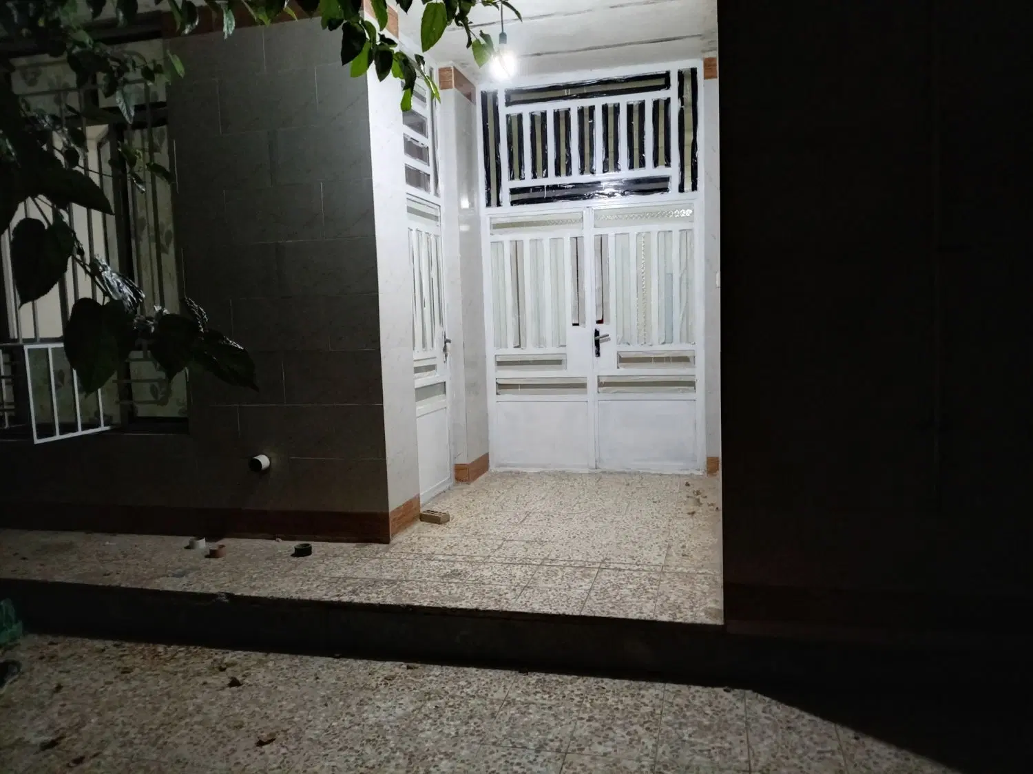 اجاره خانه بلوار امام رضا (ع) 300 متری حیاط دار
