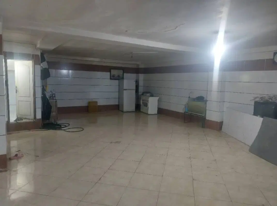 سالن ۱۴۰ متری بهداشتی