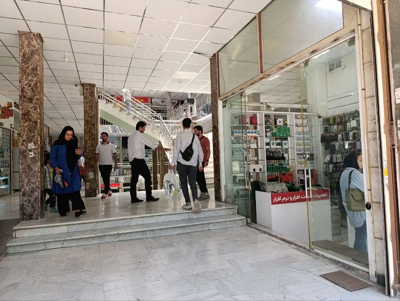 فروش مغازه بَرِ پاساژ کیش
