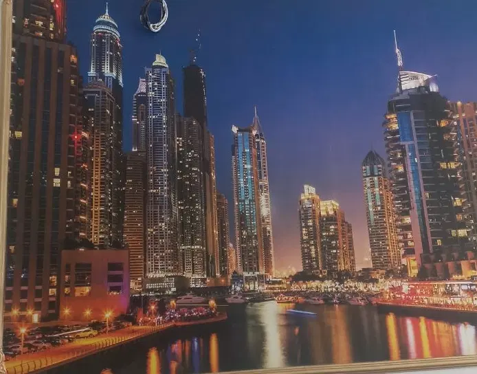 مشاور املاک قَمری