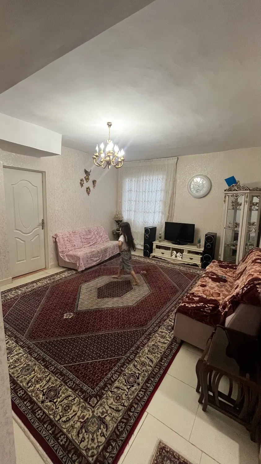 پردیسان حال بزرگ با نورگیر عالی