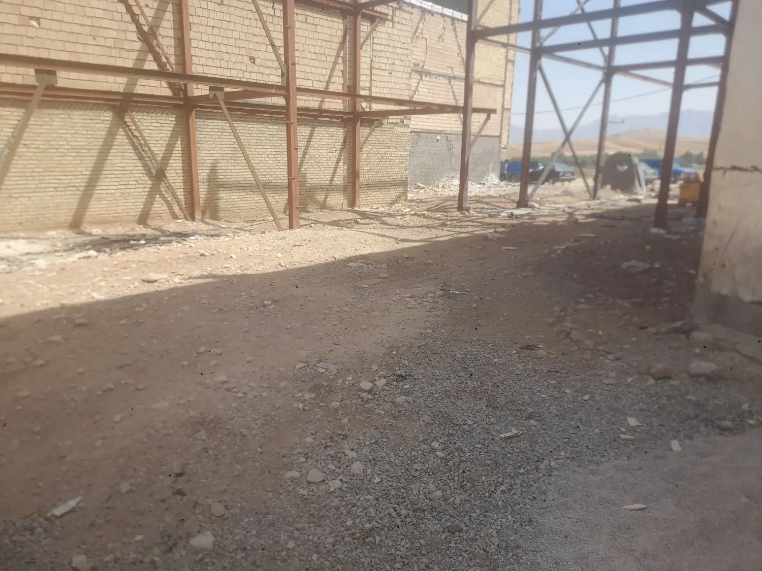 زمین  چشمه خانی