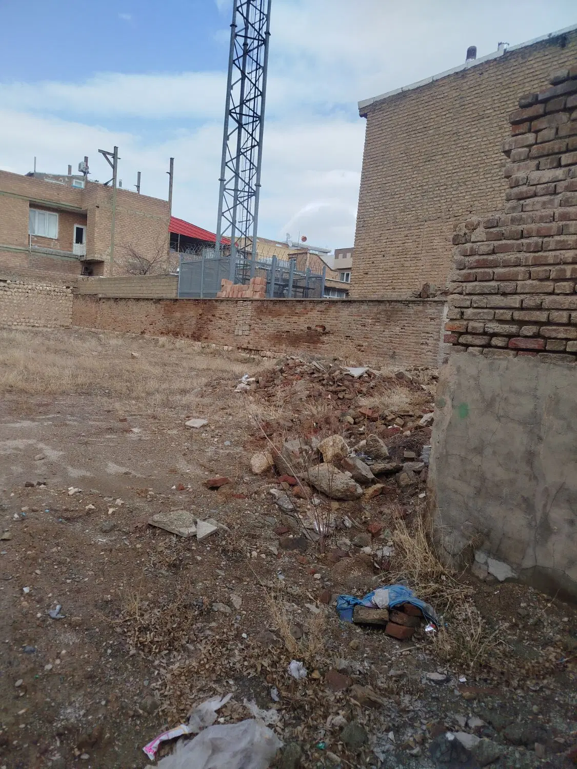 زمین در شهرک دامداران 250متر خط1کوچه دوم