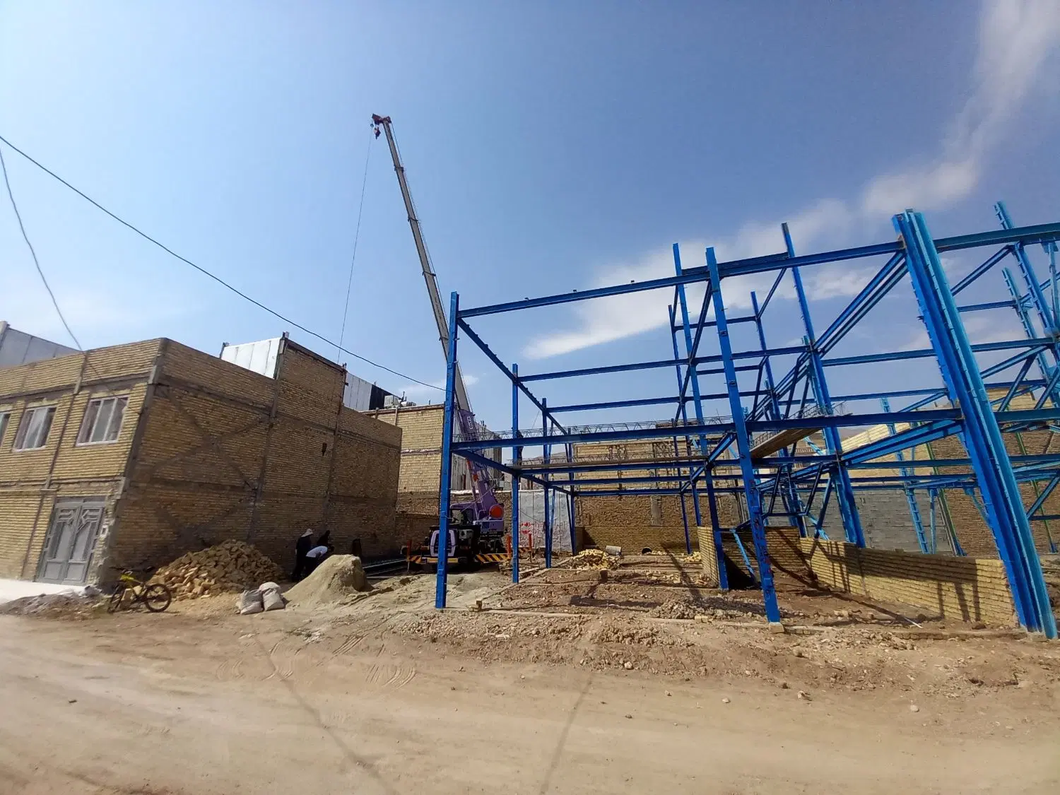 ساختمان نیمه کاره فدک