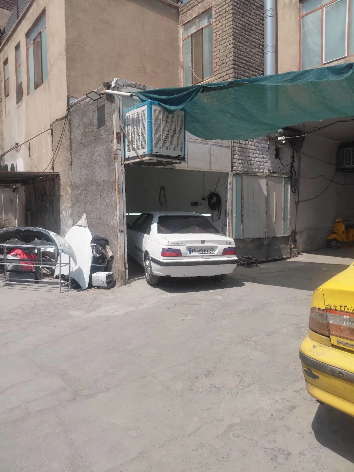 مغازه ۴۰متری نقاشی