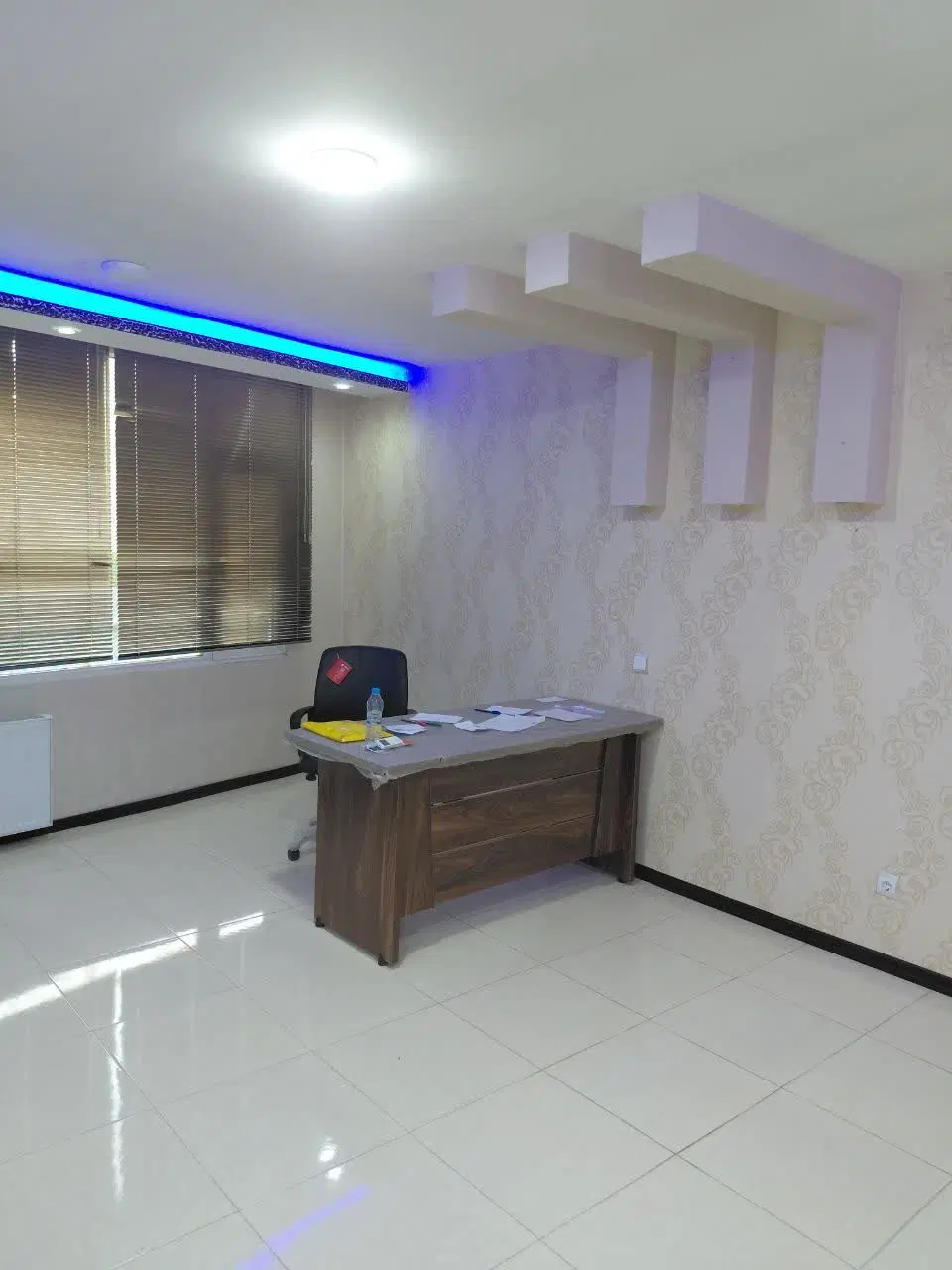 دفتر کار ۵۰ متری ملک شهر