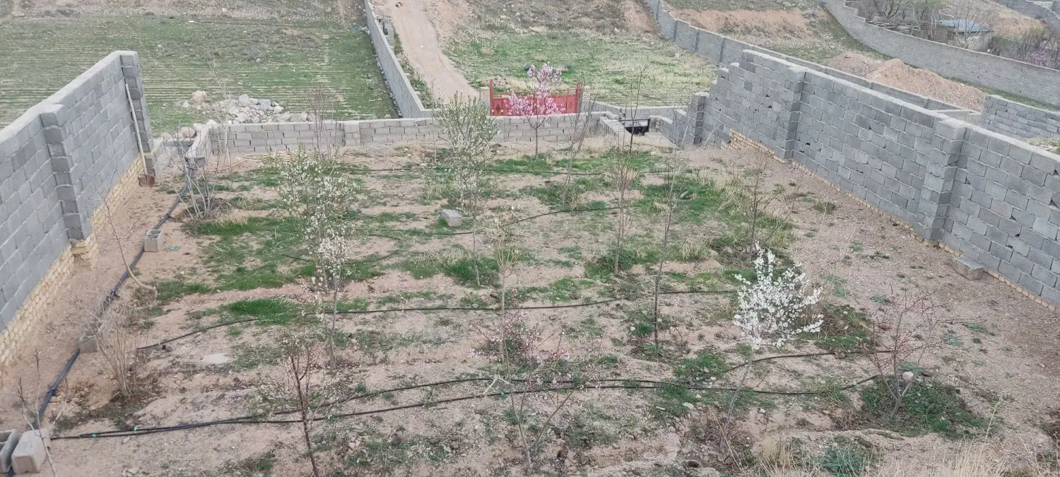 500 متر باغچه چهاردیواری