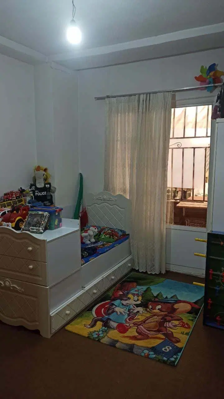 تک وااحدی  ۹۰ متری دلباز و پرنور نزدیک حرم