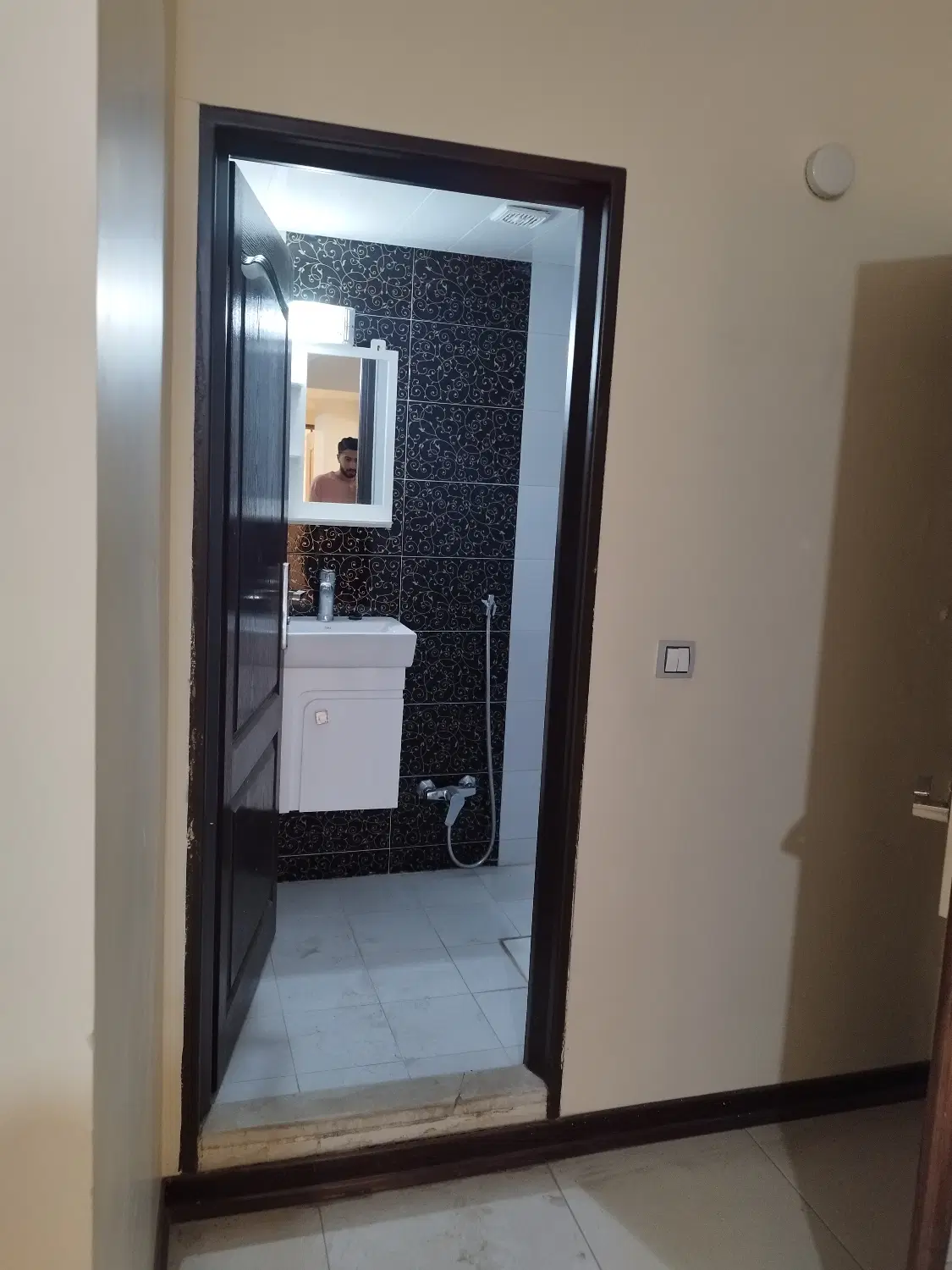 دفتر کار اداری جنب شهرک سلامت
