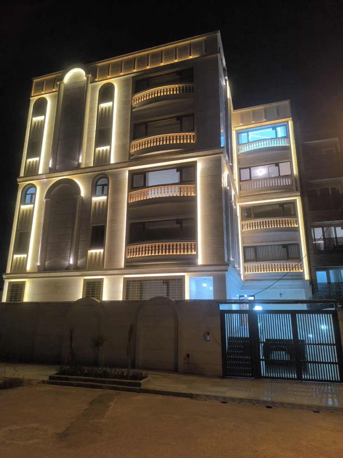رهن کامل آپارتمان ۲ خوابه ۱۰۰ متری