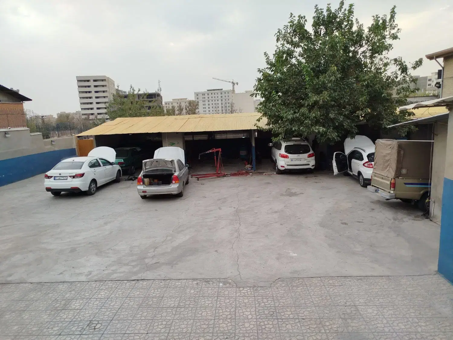 گاراژ ۵۰۰ متری بر جاده مخصوص