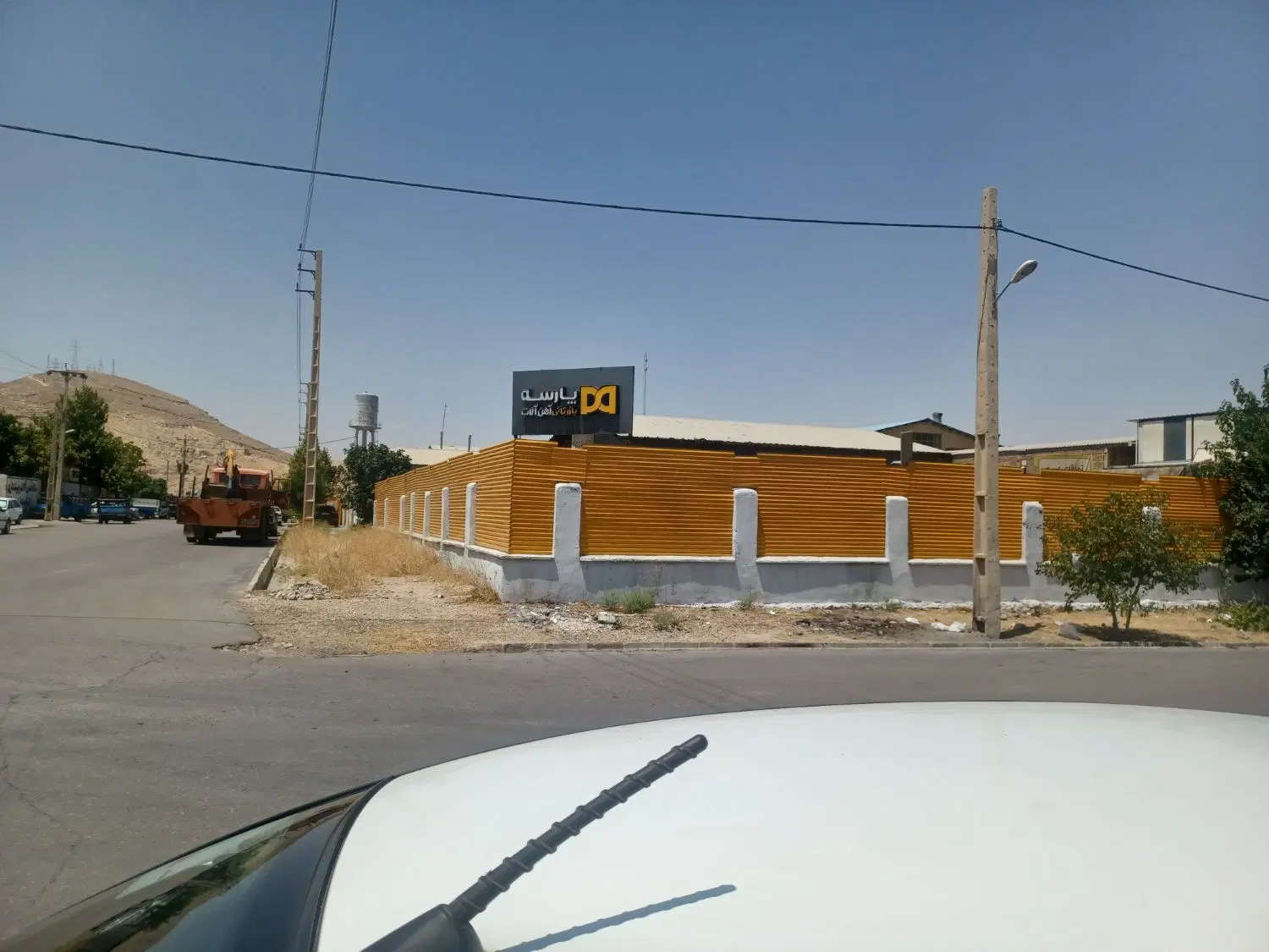 زمین کارگاهی سرنبش ۱۷۰۰ متر جهت ساخت وساز