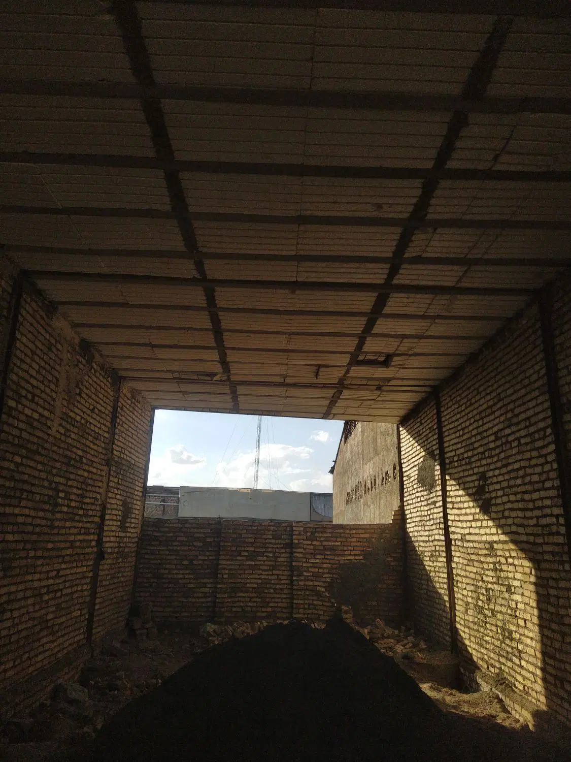 مغازه فروشی تجاری