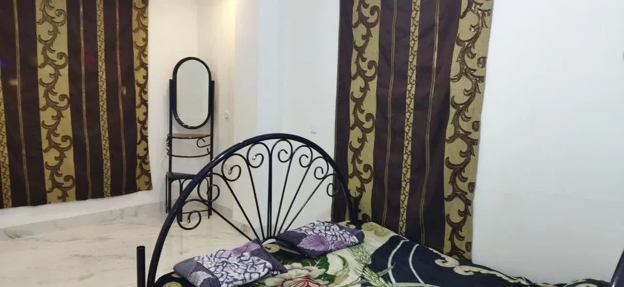 خانه حیاط دار 614متری