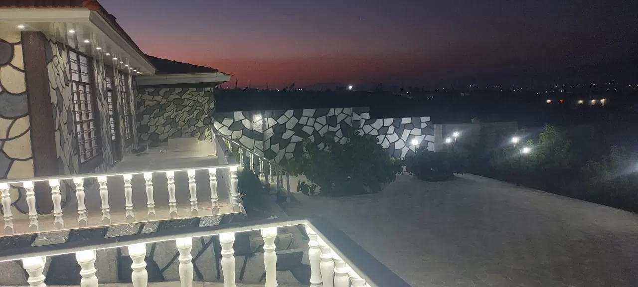 ویلا سیاخ دارنگون