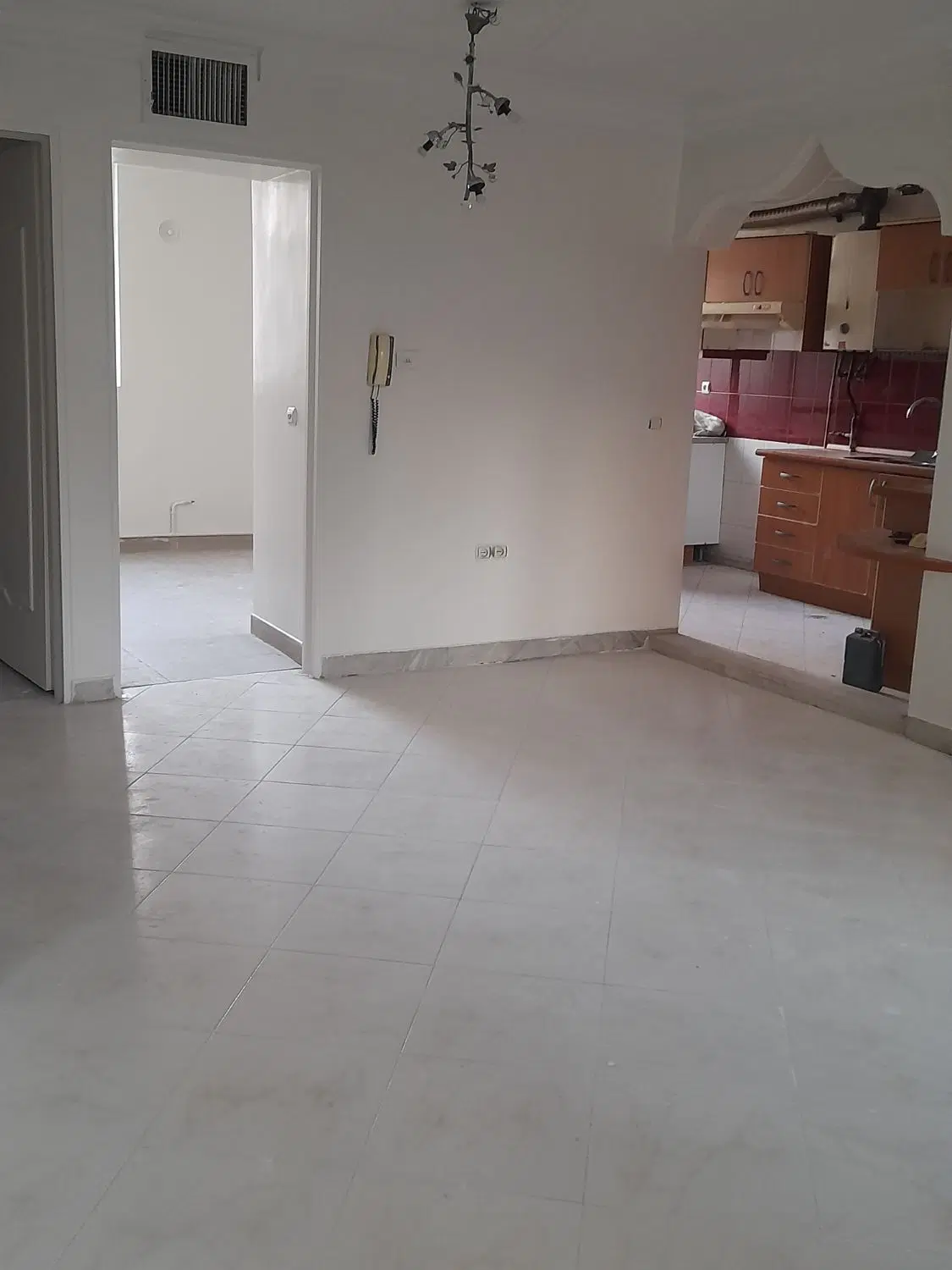 آپارتمان ۷۰ متری دو خوابه تک واحدی