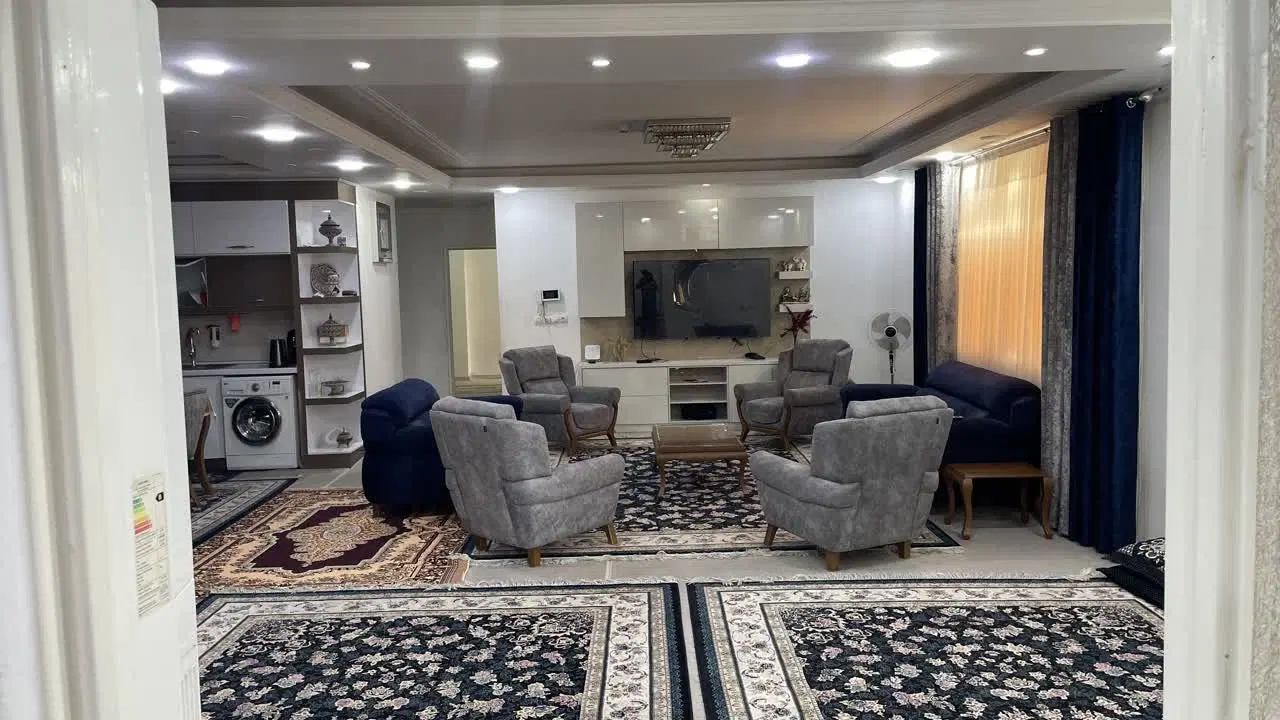 فروش آپارتمان باهنر ۹۳متر (۷۰۰وام دارد )