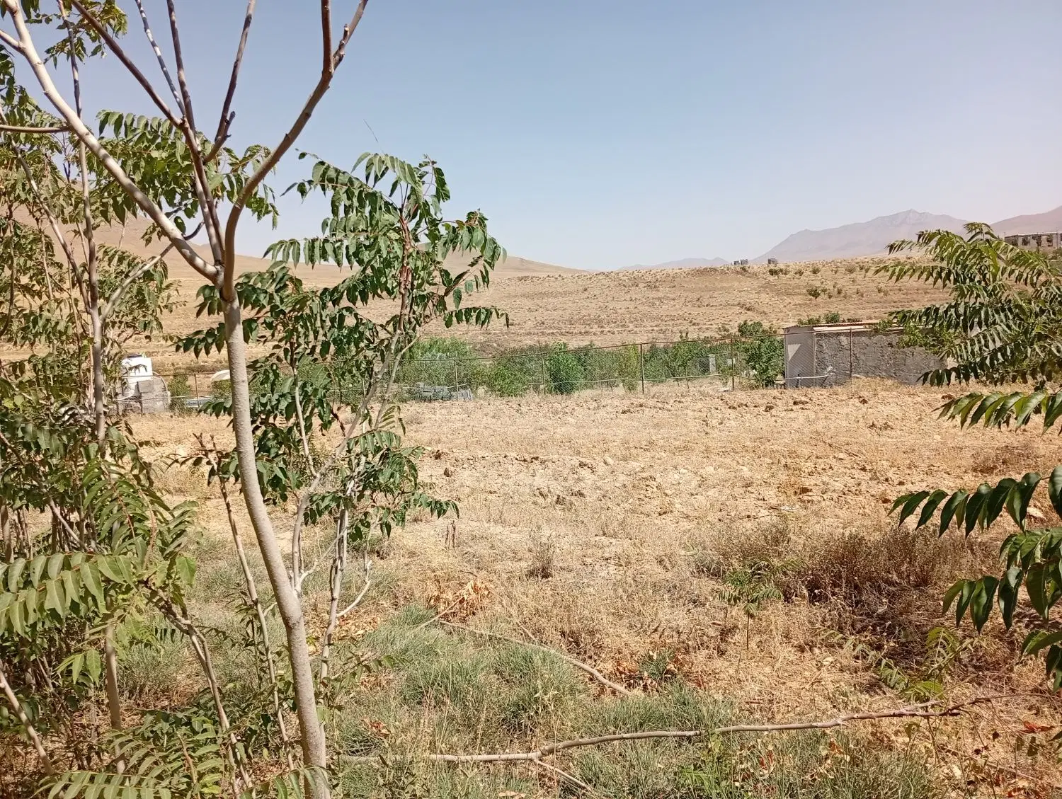 زمین روستای گوار